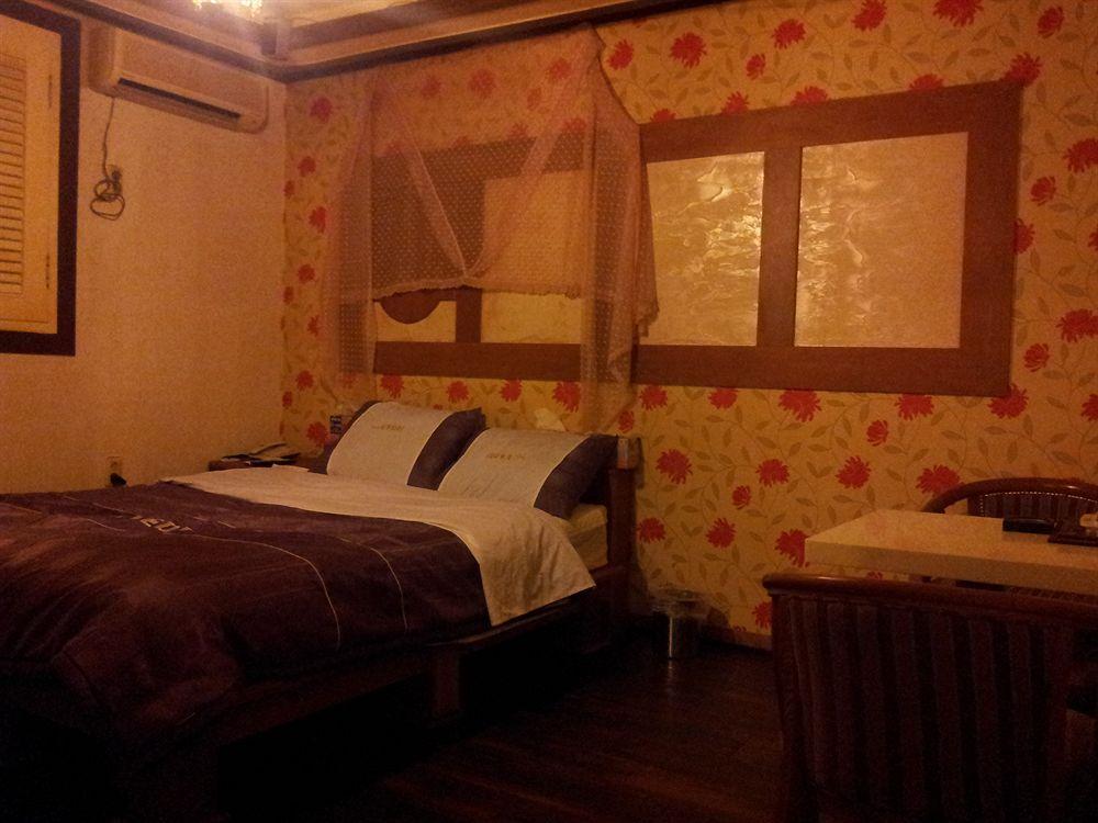 Vedu Hotel Herb Инчон Екстериор снимка