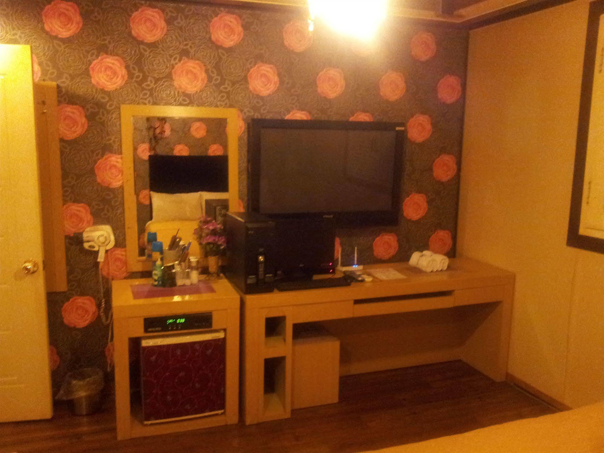 Vedu Hotel Herb Инчон Екстериор снимка