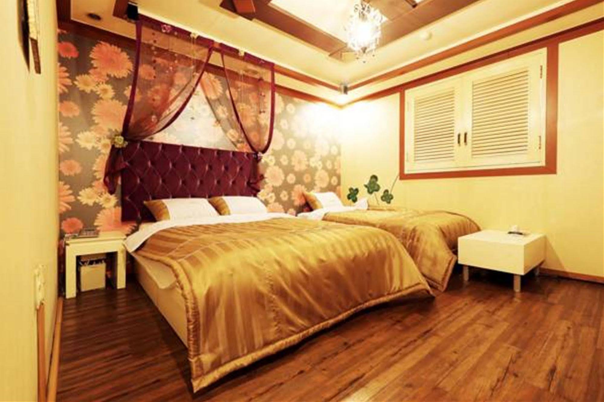 Vedu Hotel Herb Инчон Екстериор снимка