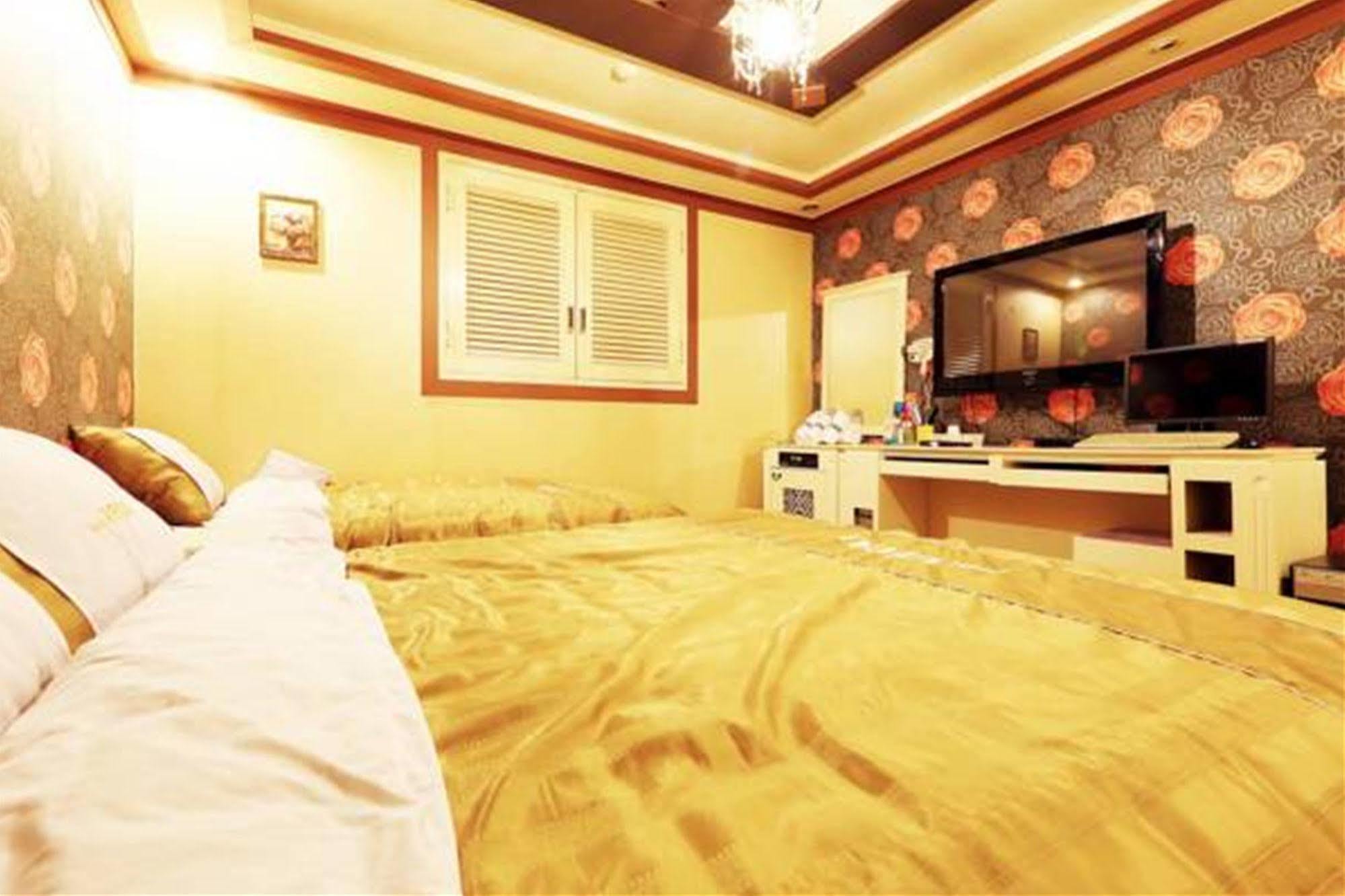 Vedu Hotel Herb Инчон Екстериор снимка